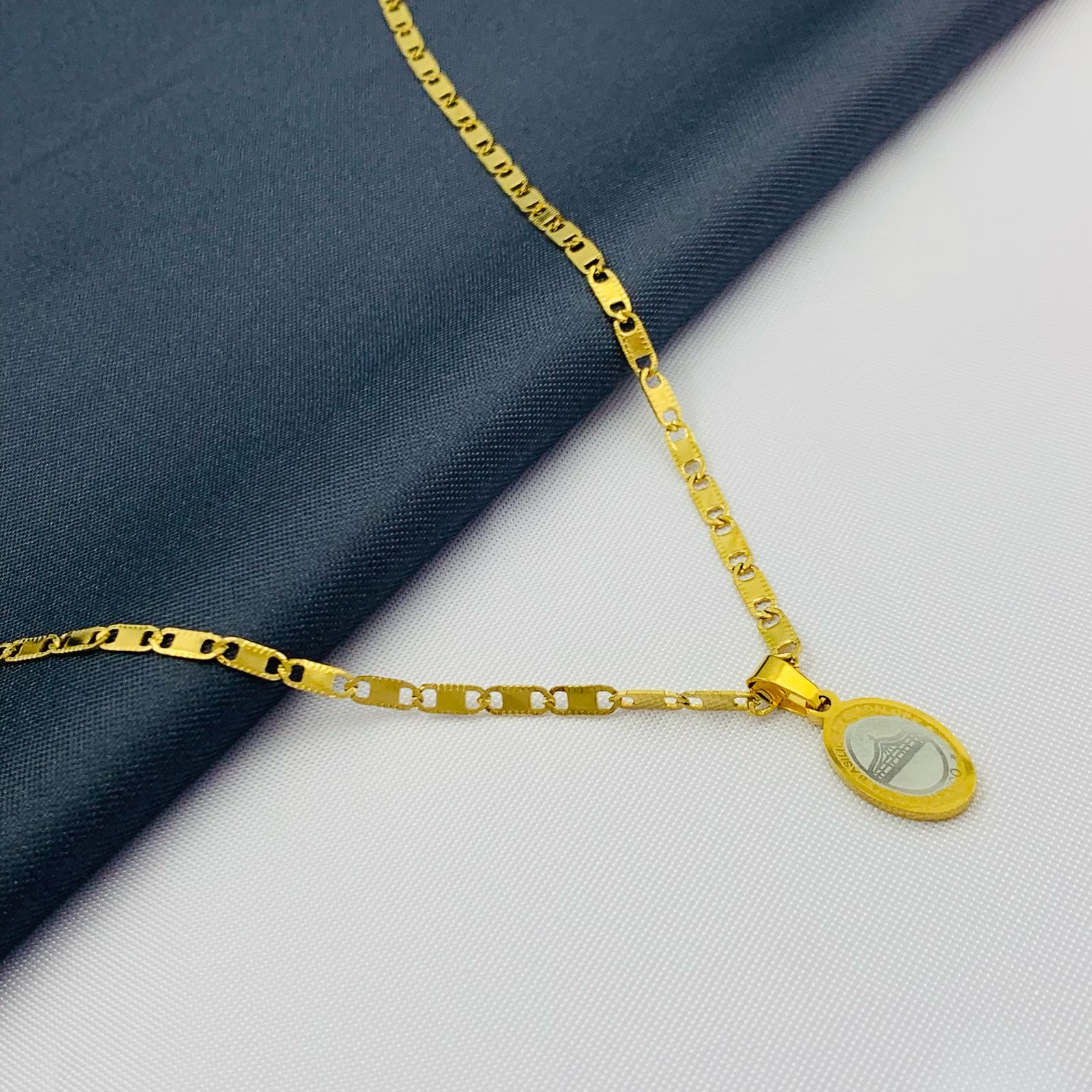 DUO CADENA BICOLOR DIJE BASILICA